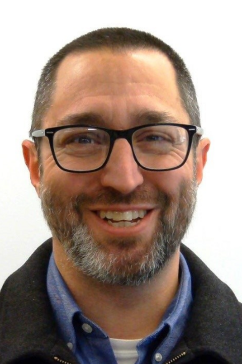 Alex Muro Headshot
