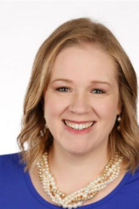 Kari DiFonzo Headshot